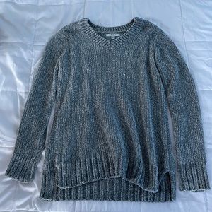 Super soft fuzzy grey women’s Orvis sweater size S